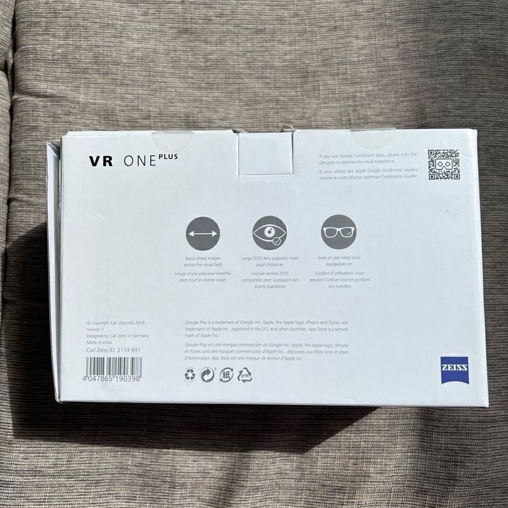 Zeiss VR One Plus; Virtual Reality Headset - Picture 2 of 3